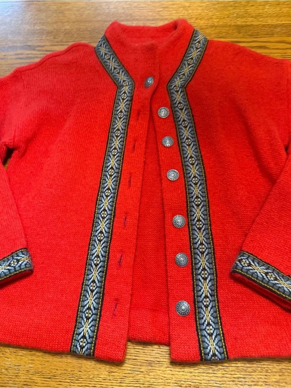 Red vintage Norwegian wool sweater! S